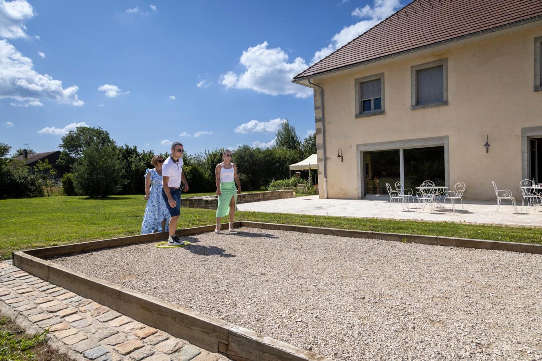 Le Relais Des Deux Tours Bed and Breakfast Brémondans Εξωτερικό φωτογραφία