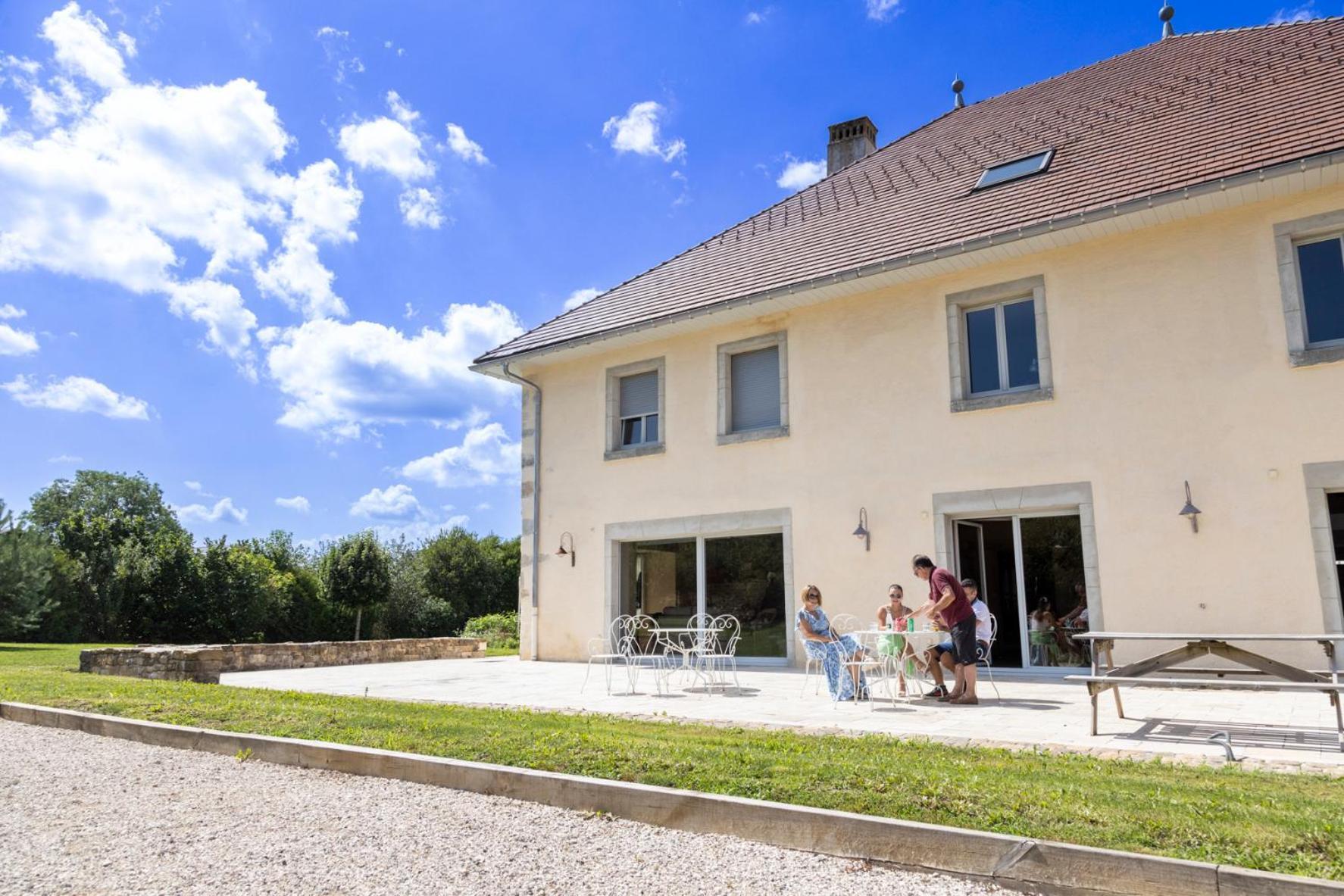 Le Relais Des Deux Tours Bed and Breakfast Brémondans Εξωτερικό φωτογραφία