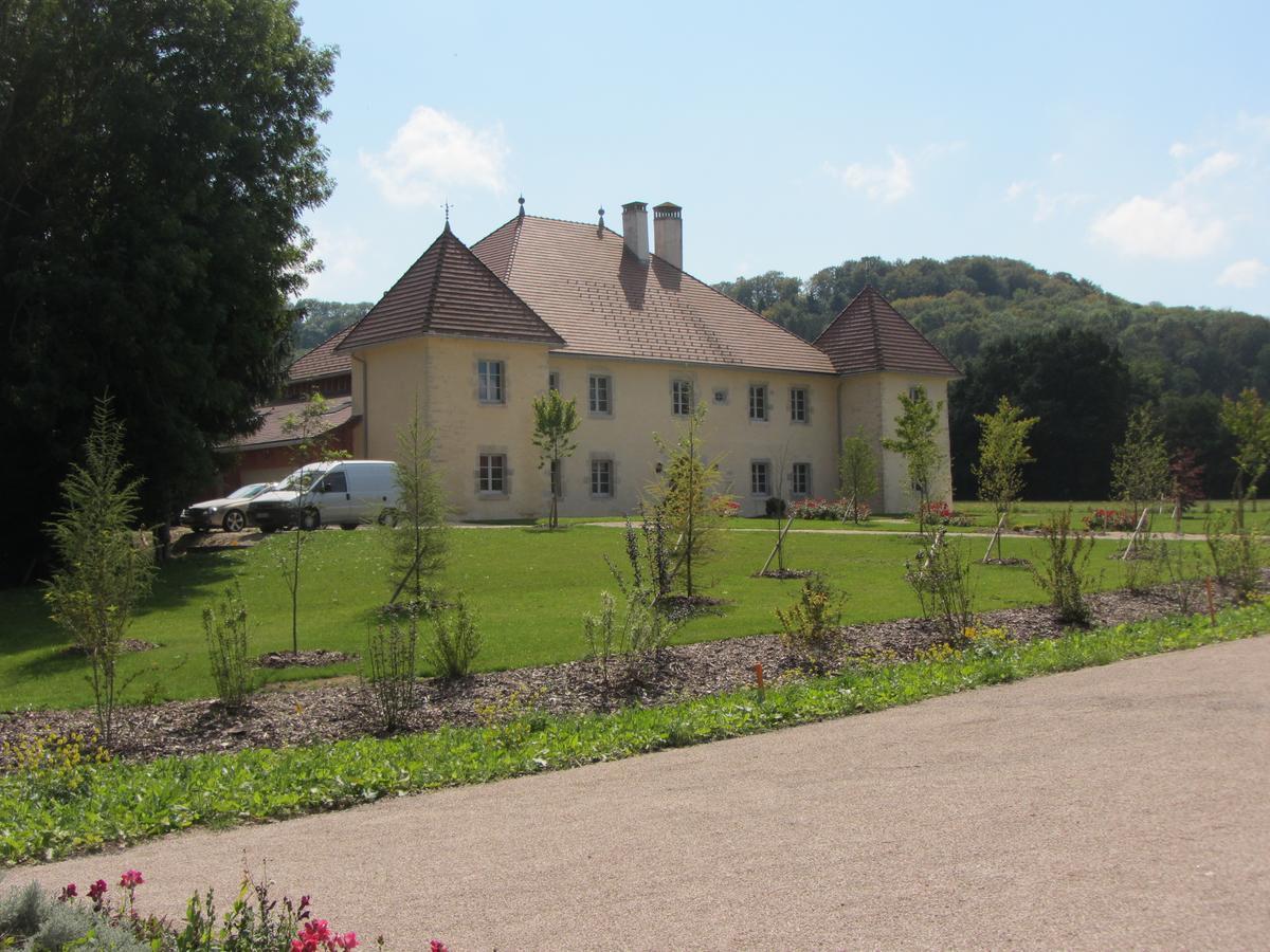 Le Relais Des Deux Tours Bed and Breakfast Brémondans Εξωτερικό φωτογραφία