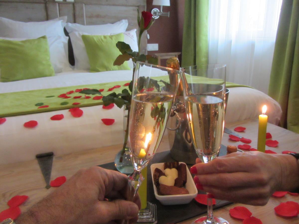 Le Relais Des Deux Tours Bed and Breakfast Brémondans Εξωτερικό φωτογραφία