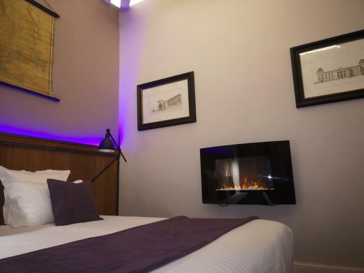 Le Relais Des Deux Tours Bed and Breakfast Brémondans Εξωτερικό φωτογραφία